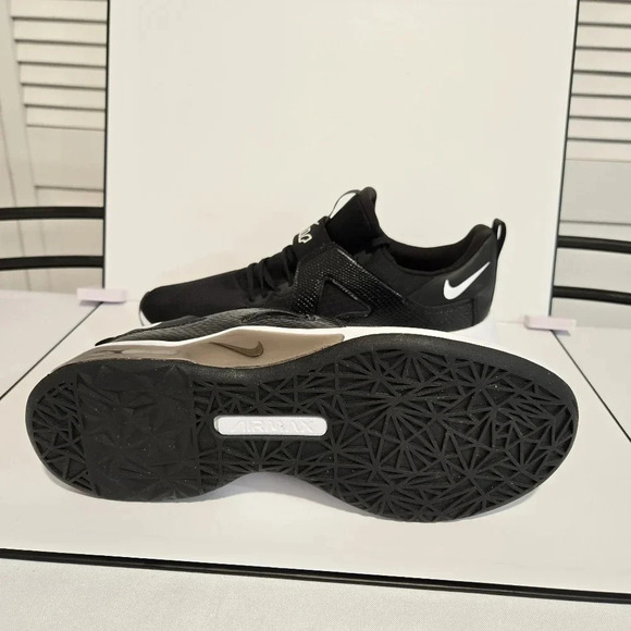 Nike Air Black Training Sneakers – Comfort and Style Combined - Picture 11 of 11